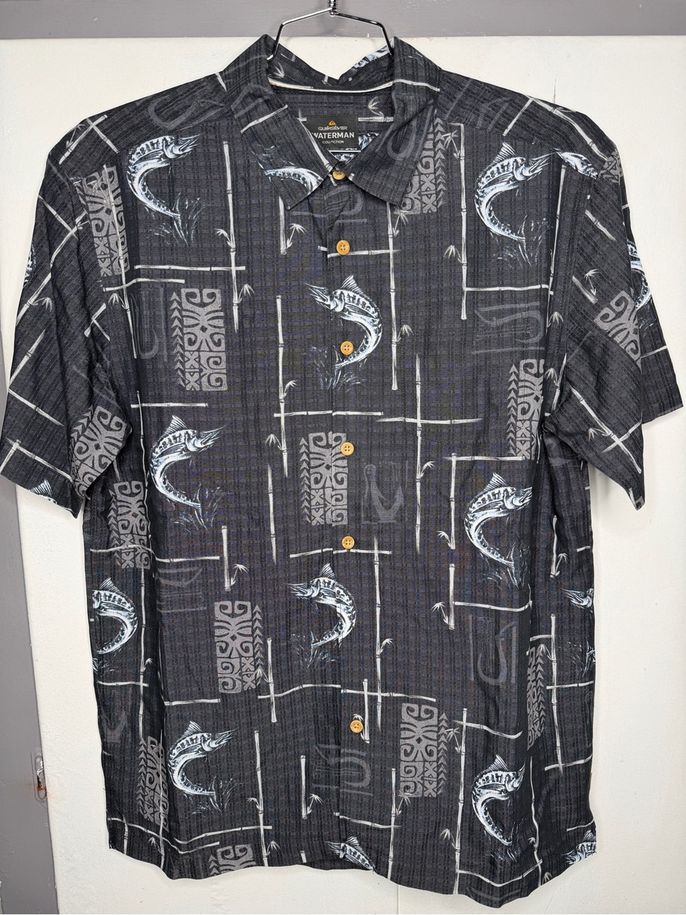 quiksilver waterman shirt dark gray Short-Sleeve Button-Up Shirt Large Swordfish